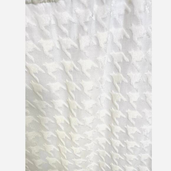 Women’s white Foxcroft sleeveless tunic. Size medium. - Picture 5 of 8